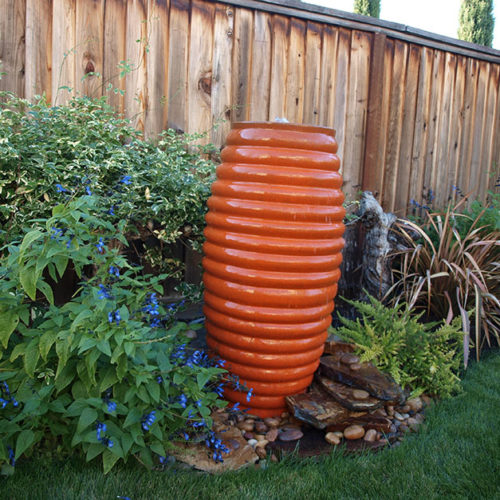 Glazed bee hive pot